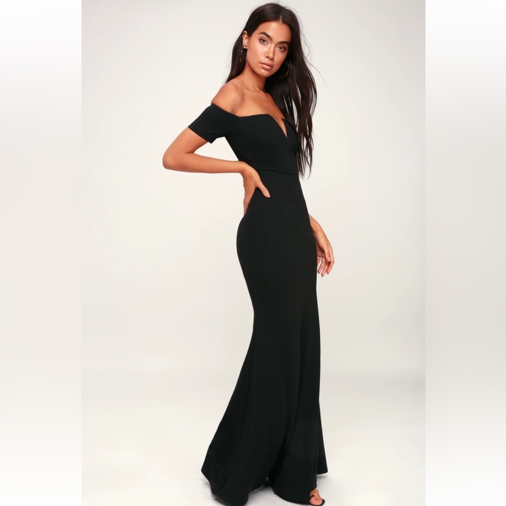 Lulu’s Lynne Black Off-The-Shoulder Maxi Dress, size L
